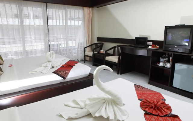 Samui First House Hotel