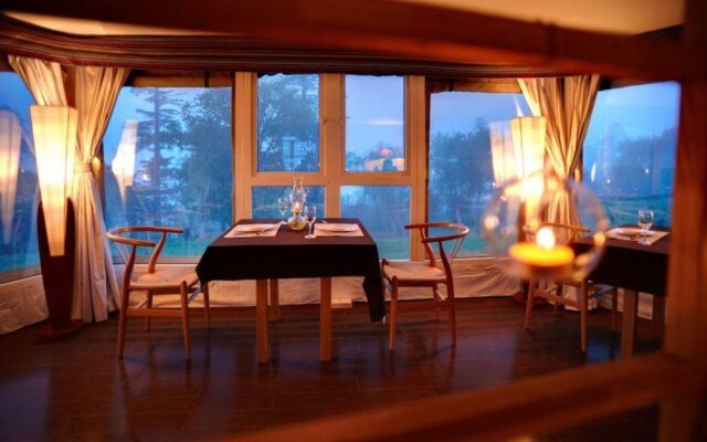 Vinetree · Geladan Tented Resort