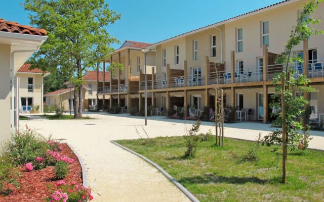 Le Petit Pont (HUT301)