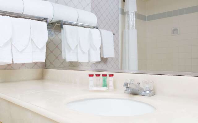 Ramada by Wyndham Hawthorne LAX / LA Stadium