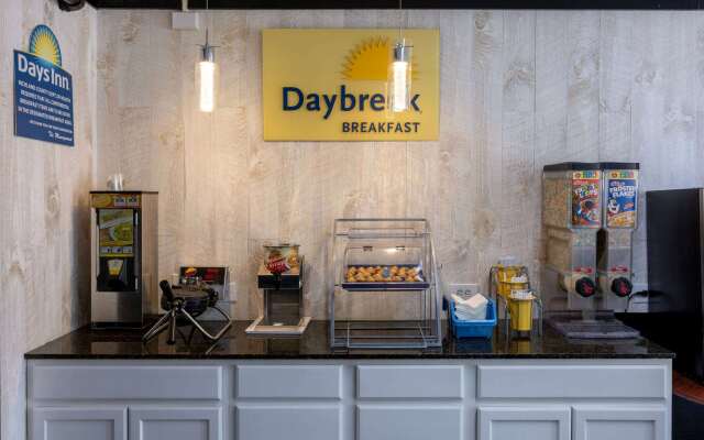 Days Inn by Wyndham Columbia