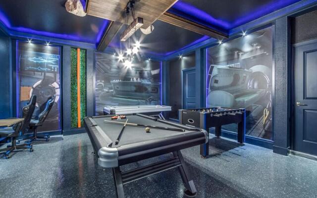 Champions Gate 9 Bedroom Villa with Pool & Spa