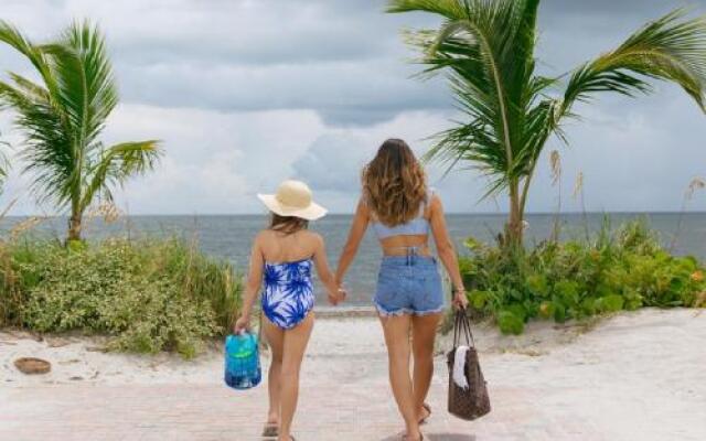 Beach Haus Key Biscayne Contemporary Apartments
