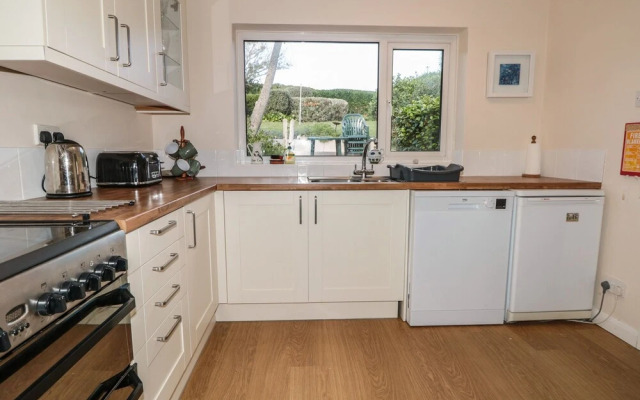 33 Weymouth Park