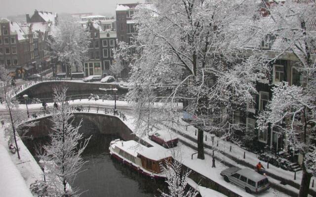 Canal View Apartment - Jordaan