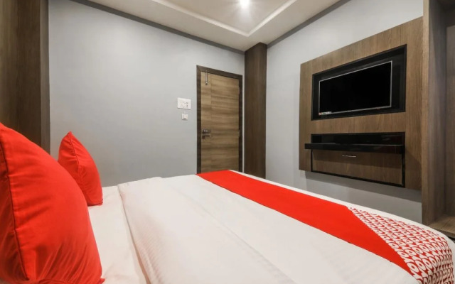 Oyo 17016 Galaxy Inn