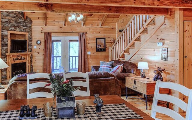The Lazy Nutt Retreat - 2 Br Cabin