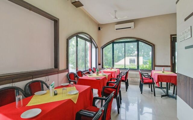Oyo 60852 Hotel Residency Park
