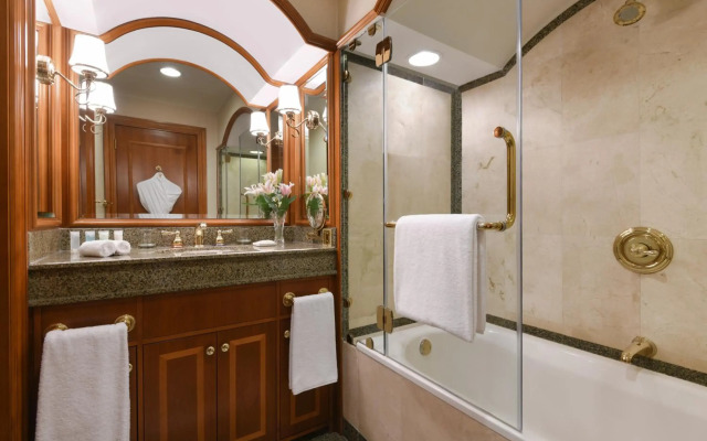 Al Aziziyah Boutique Hotel By The Torch