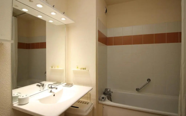 Appartement La Bourboule, 2 pièces, 5 personnes - FR-1-608-56