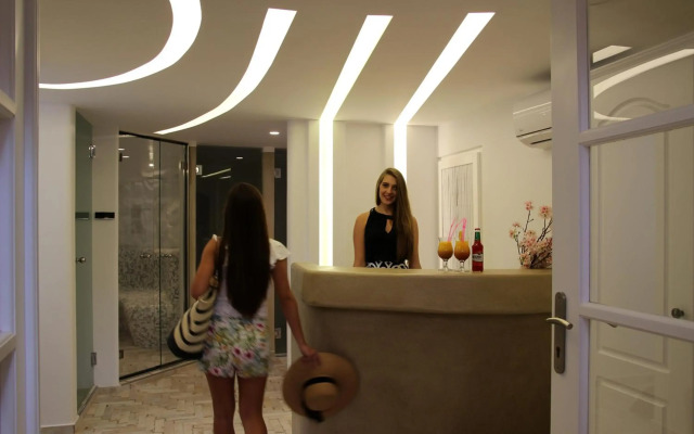Spiros Hotel