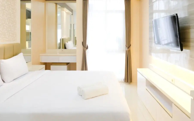 Strategic And Cozy Living Studio At Bale Hinggil Apartment