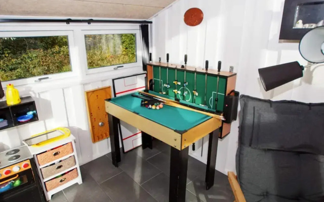 Enticing Holiday Home in Hemmet near Sea