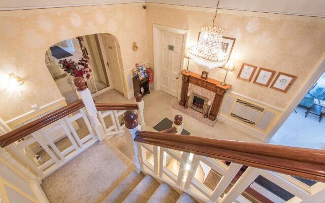 Grovefield Manor