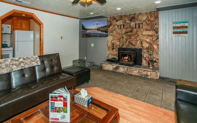 Cozy Bear Lodge