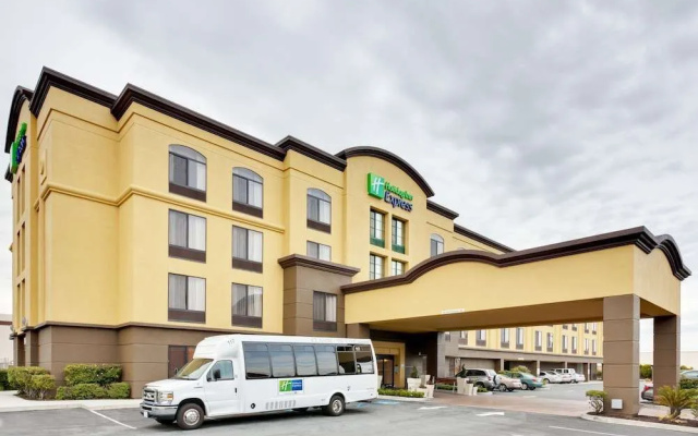 Holiday Inn Express & Suites San Franci...