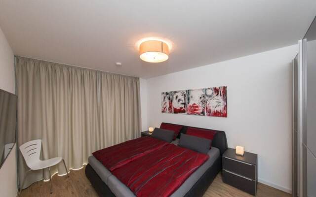 High Geest 4 - Including Many Extras