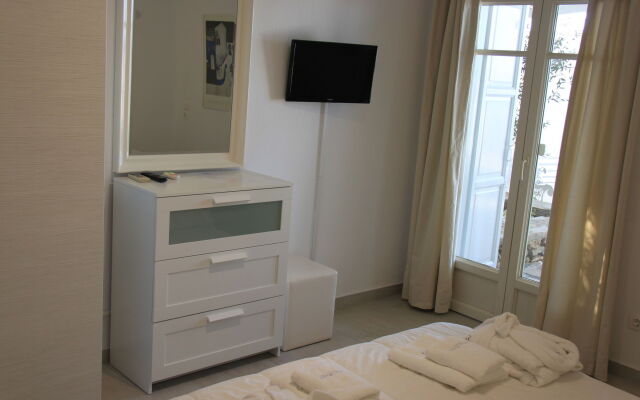 Maroulinas Boutique Apartments & Studios