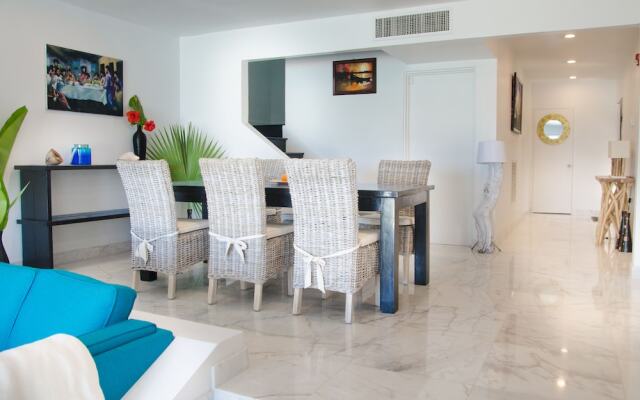 Caprice 9 Cable Beach Design Villa