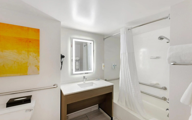 Comfort Inn & Suites Arlington Heights