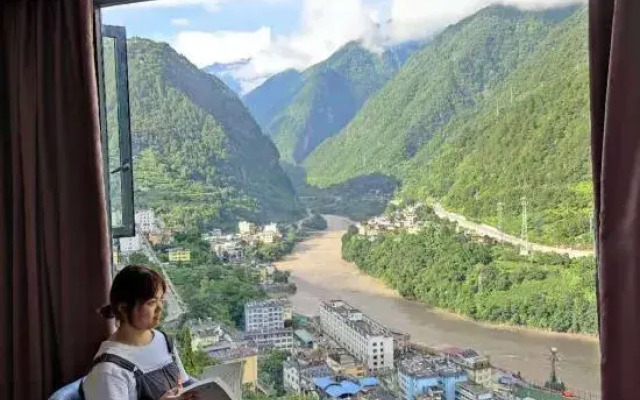 Yunshang Shanghai Hotel