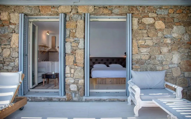 Etesians Suites & Villas