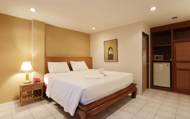 Summer Breeze Hotel