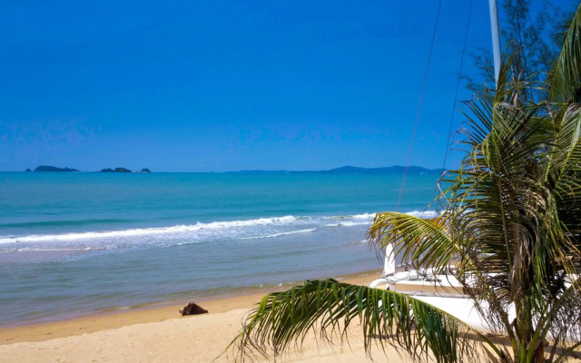 Front Samet Beach house with swimming pool