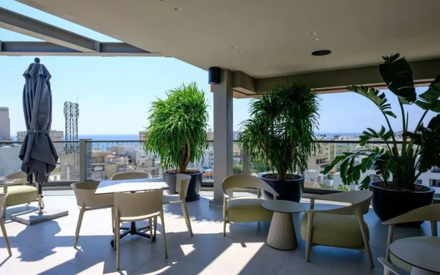 Mercure Larnaca Finikoudes Beach