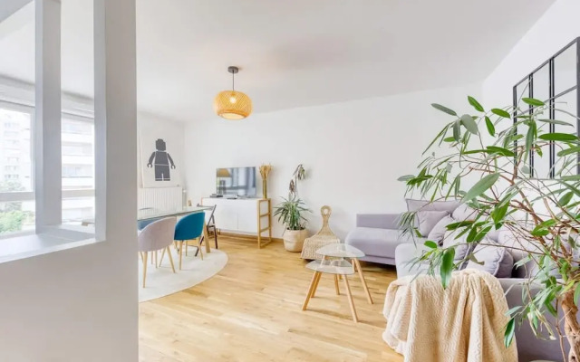 Charming Central Apartment With Balcony and City View