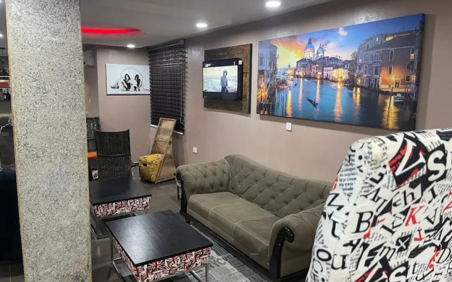 C to C Luxury Hotel and Suites