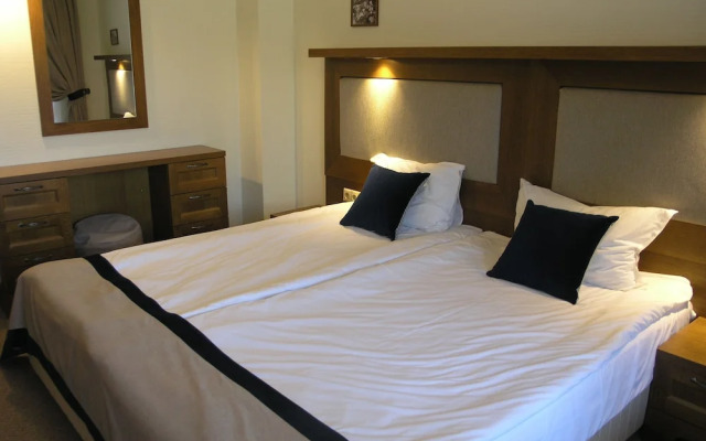 7 Pools SPA & Apartments