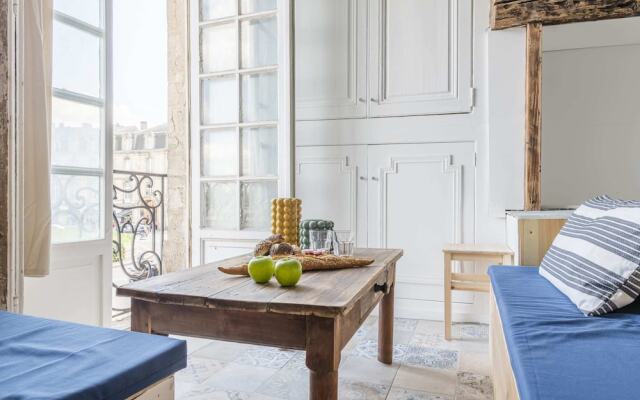 Nice Apartment on the Docks