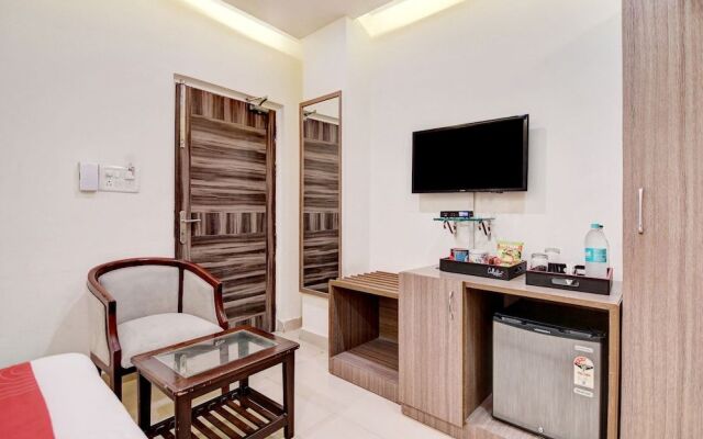 Collection O 30079 Indira Nagar