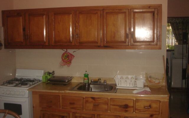 Studio Apartment Near the Beach