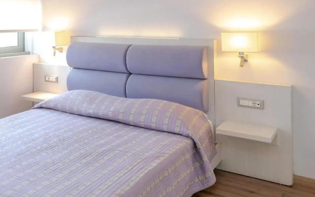 Triton Hotel