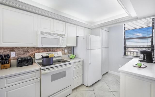 South Seas Tower 4-704