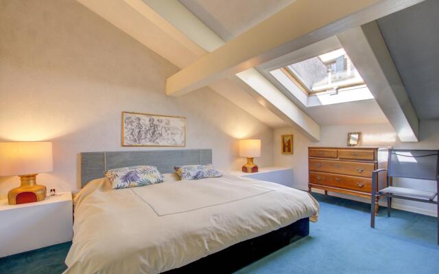 ROOFTOP TERRACE private 3bed, 3bath aircond, wifi