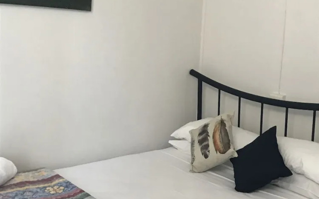 Tin Can Bay Budget Accommodation - Hostel