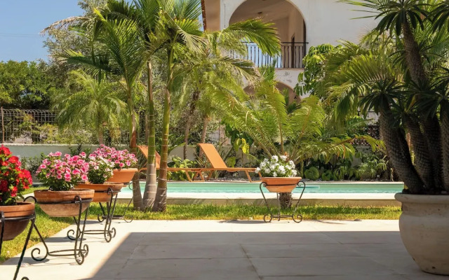 Villa Bali with Pool by Wonderful Italy