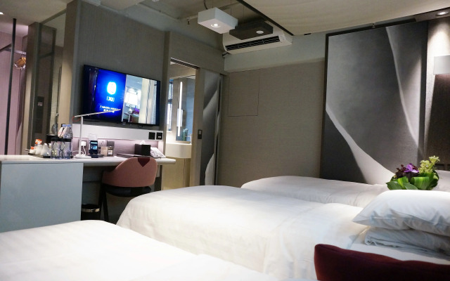 Xi Hotel