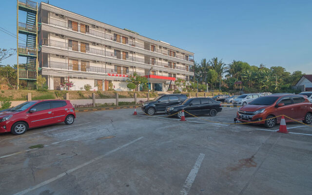 RedDoorz near Living Plaza Balikpapan