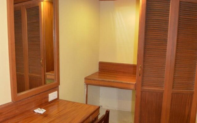 Hotel Raya's & Annexe 1