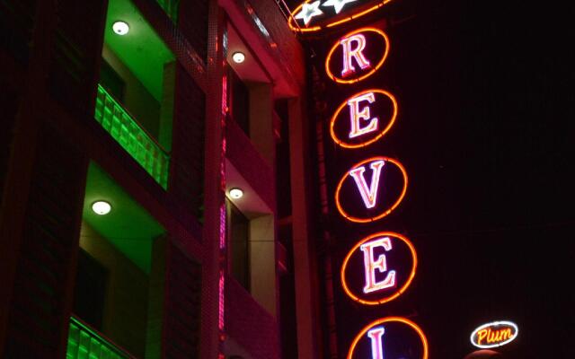 Hotel Revels Plum