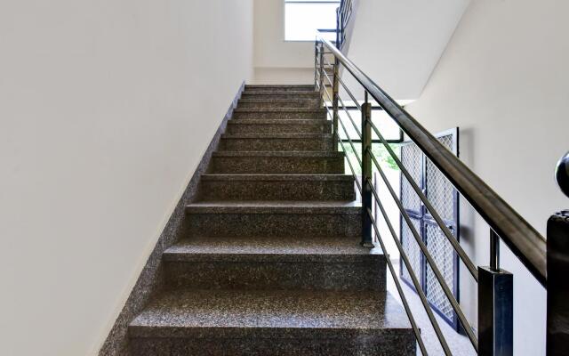 OYO 82184 Hotel Arn Plaza