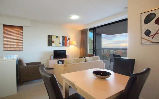 Oaks Brisbane on Margaret Suites