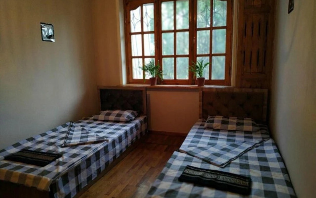 Park Bobur Apt 5x