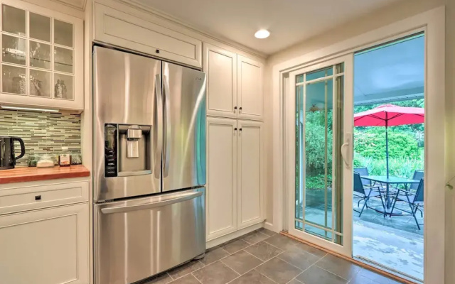 Charming Abode w/ Patio - Walk to Town + River! - фото 3
