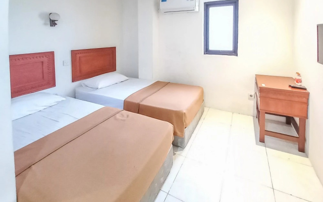 D Hans Hotel Syariah RedPartner near Wisata Religi Sunan Ampel Surabaya – Guest Rooms – Surabaya