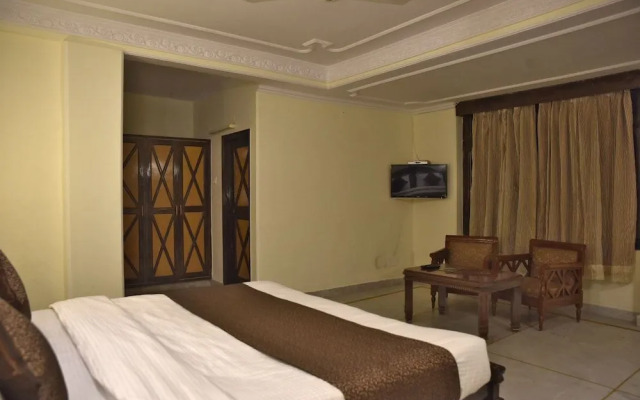 Hotel Swarn Palace by OYO Rooms